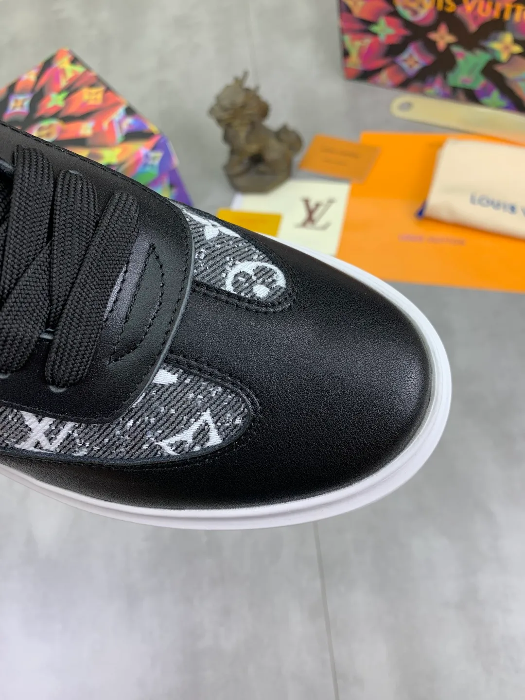 Men's men's shoes💰P520💰[New model]🆘High quality cowhide [Louis Vuitton]LV official website latest model🎁casual and fashionable men's shoes👟hot style💥simple and elegant style, exclusive for trendy men. Unique official website latest brand elements👑original decoration, fashionable and generous, the fabric is made of original denim➕comfortable and breathable mesh lining➕cow leather feet ✅The official website specifies wear-resistant casual outsole, the classic model is taken in real life🎬Color: 5⃣️colors available😍Number of codes: 38-44 Full set of packaging